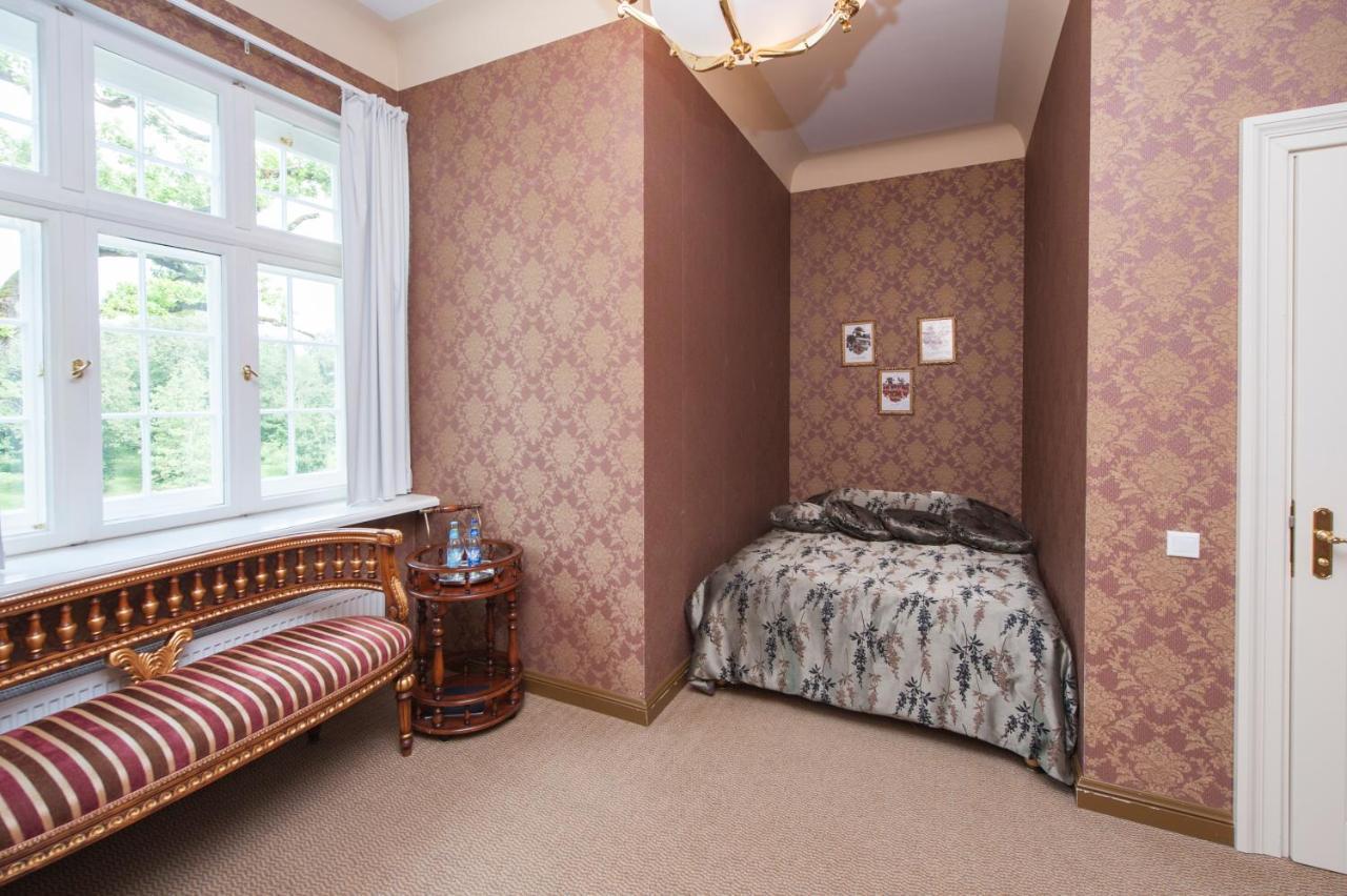 Hotel Malpils Manor Extérieur photo
